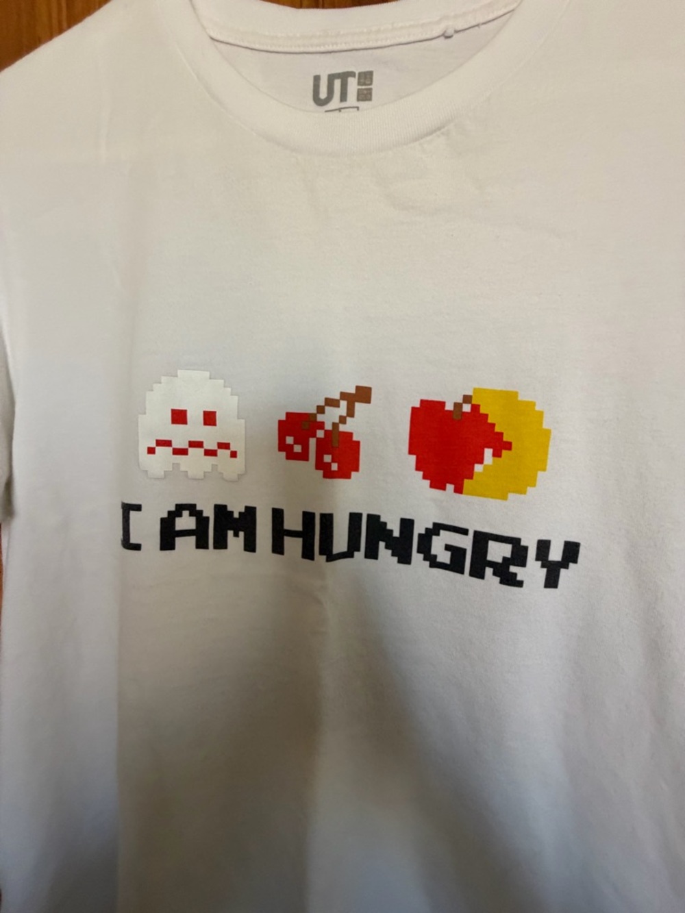 Unisex’s Uniqlo The Game classic pixels White Graphic Tee - Picture 3 of 8